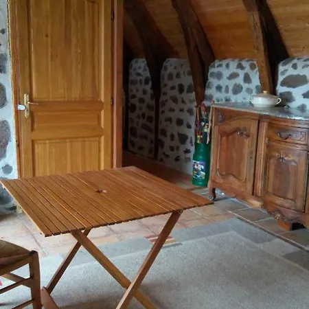 Casa de Férias La Maison D'alice Mandailles-Saint-Julien