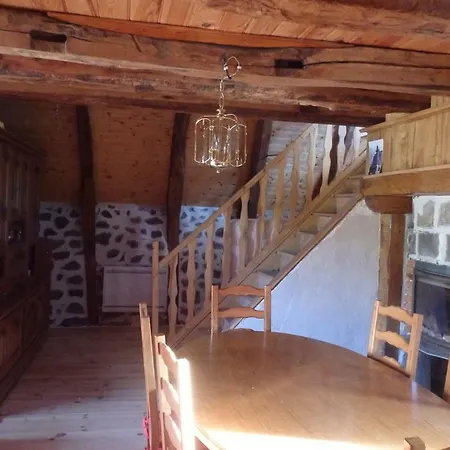 Casa de Férias La Maison D'alice Mandailles-Saint-Julien